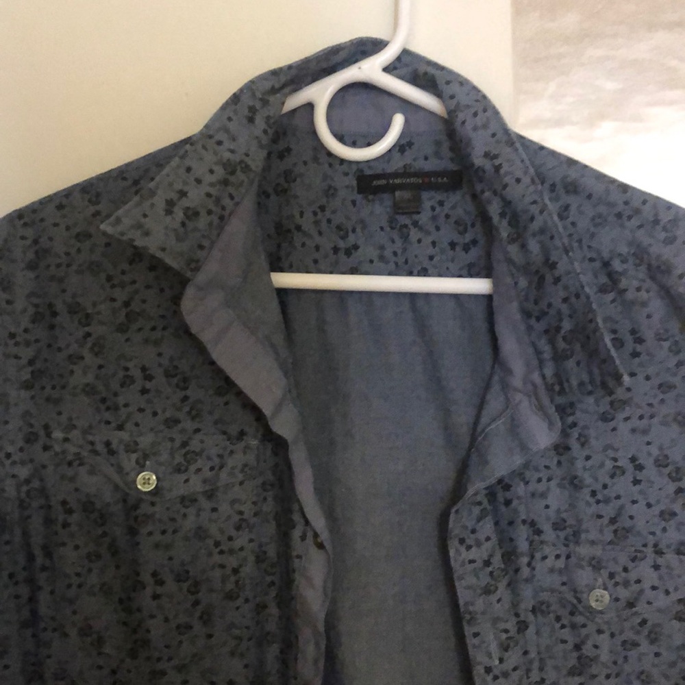 XL button down - Picture 2 of 3